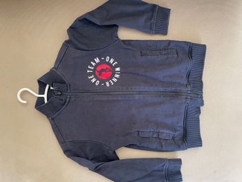 Sweat zippé Chicco « Skate » 5 ans – Excellent état