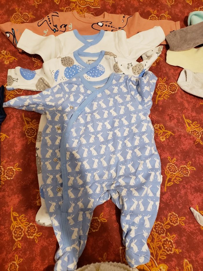 Lots de vêtements bébé 1 mois - photo numéro 2