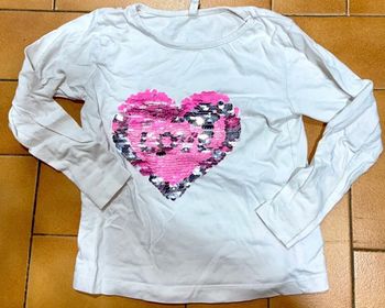 T-shirt à manche longue avec coeur en sequin réversible taille 6/7 ans