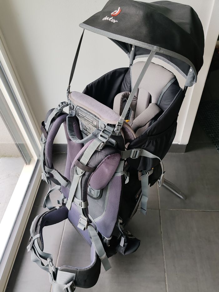 Porte bébé Deuteur Kid Comfort 1 Plus Dernière Version Noir et Gris avec Reposes Pieds