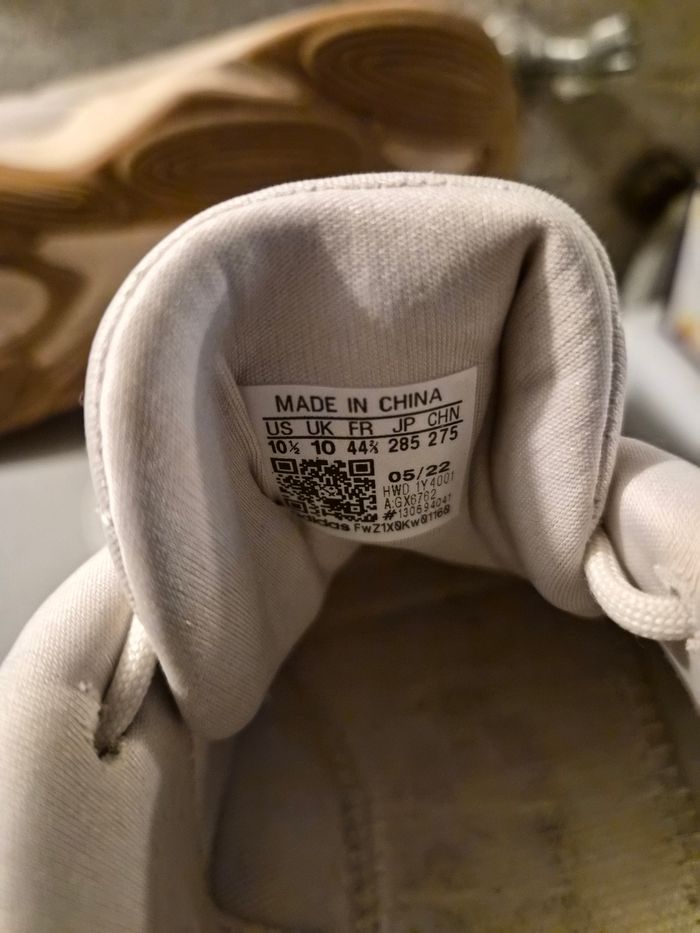 Baskets adidas oreille taille 44 2/3 - photo numéro 3