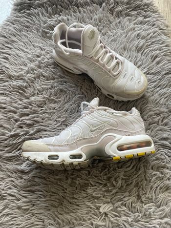 Baskets Nike tn blanches et rose clair - 36.5