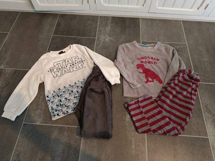 Lot de vêtements taille 8 ans garçon - photo numéro 2