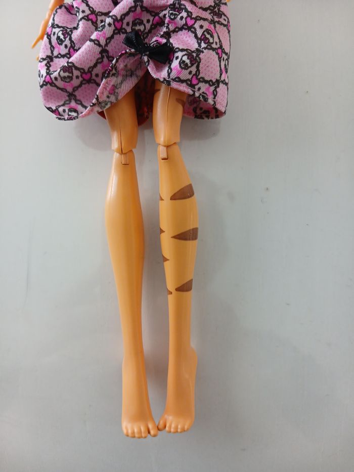 Poupée Monster High - Toralei Stripe - Mattel 2011 - photo numéro 4