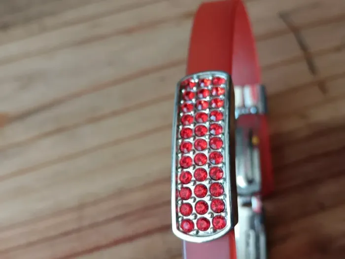 Bracelet Swarovski cristaux rouge acier et silicone - photo numéro 7