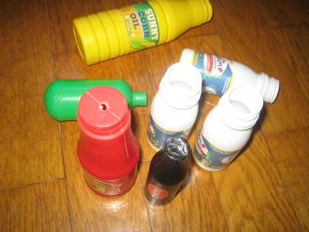 lot de bouteilles dinette  aliment jouet