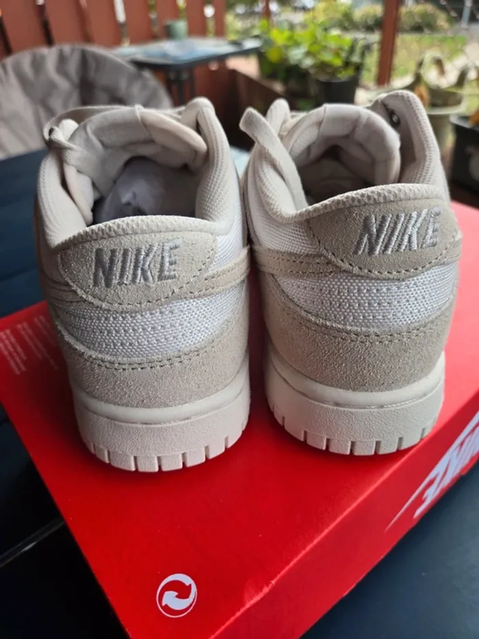 Nike dunk low Taille 39 creme beige neuve - photo numéro 5