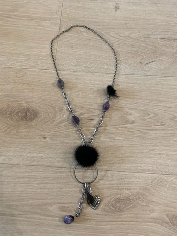 Sautoir perles violet fourrure