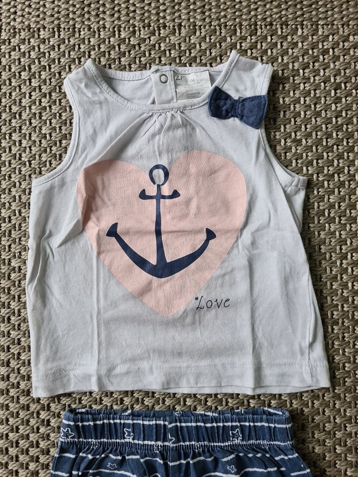 Ensemble T-shirt sans manches et short "marin" - 9 mois - photo numéro 2