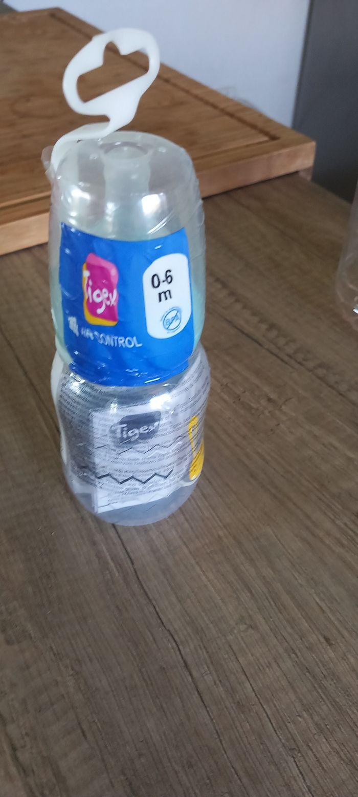 Biberon Tigex naissance neuf