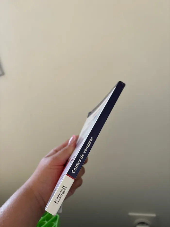 Livre contes de vampires - photo numéro 6