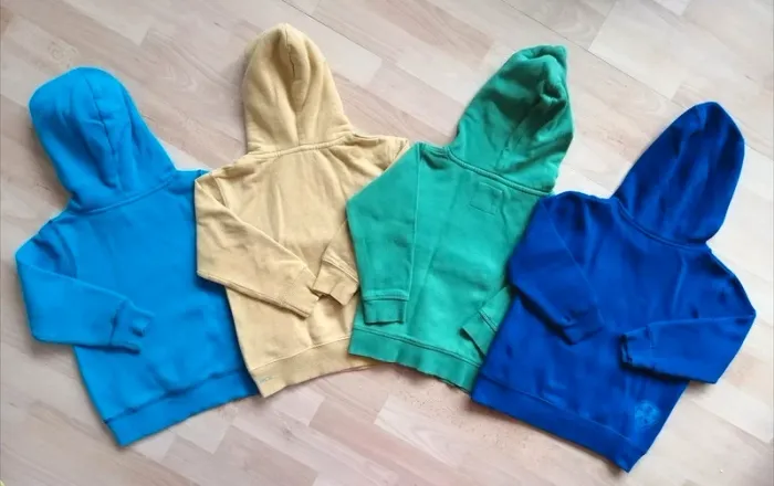 Lot de 4 pulls sweats à capuche 4 ans - photo numéro 2