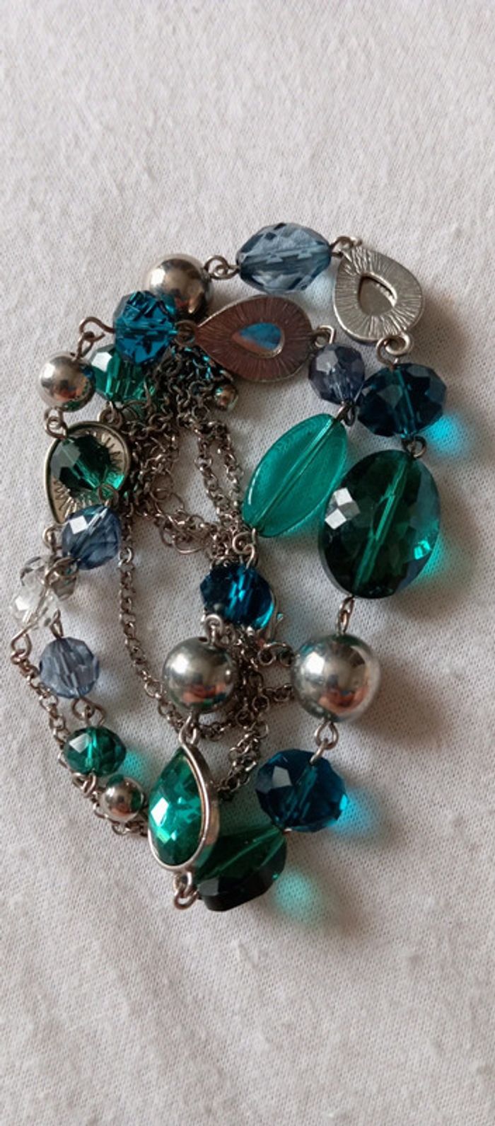 Sautoir tons vert bleu