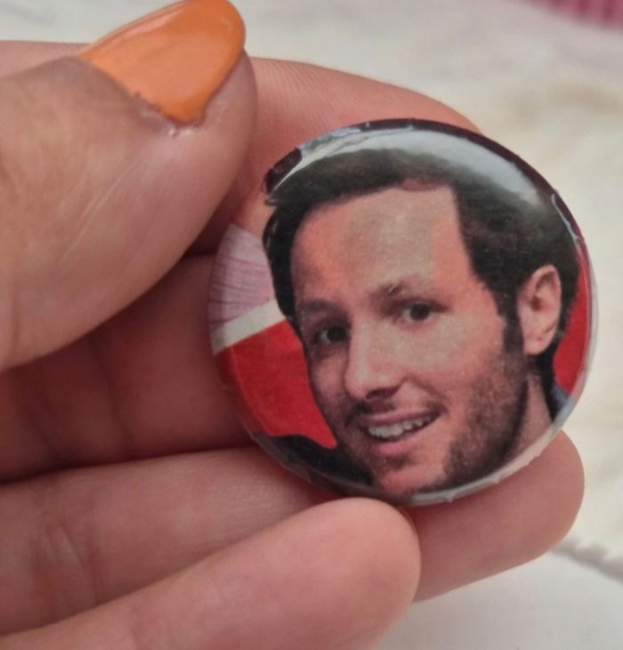 Badge broche Vianney ✨ #Badge #Broche #Vianney