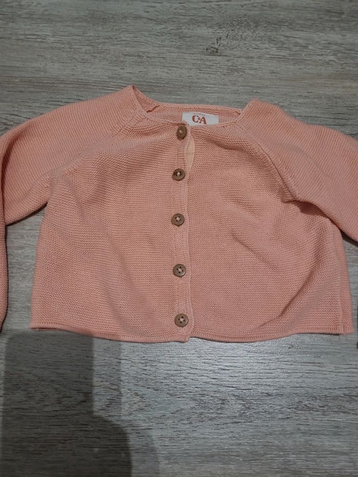 Gilet orange corail avec boutons bois - photo numéro 2