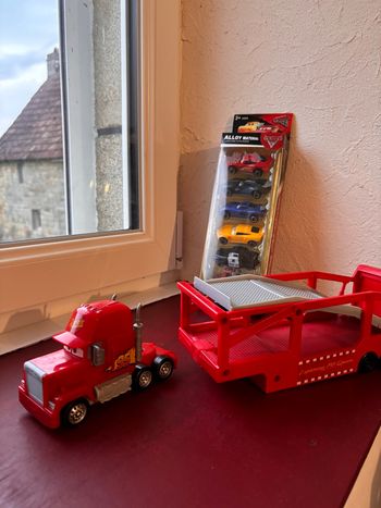 Camion transporteur Mack rampe - remorque amovible - 6 voitures NEUF - Mattel Disney Pixar Cars