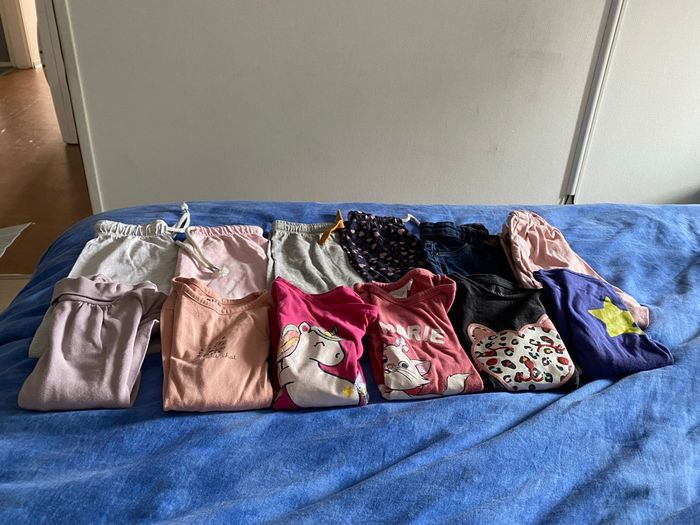 Vêtements bébé fille taille 24 mois