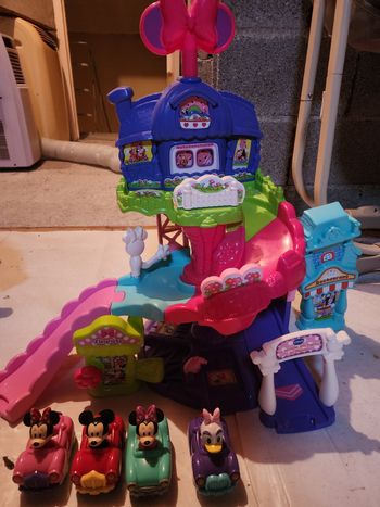 Garage minnie et voiture