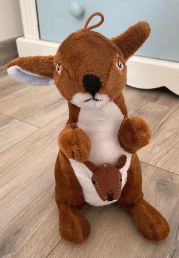 Peluche kangourou avec son bébé