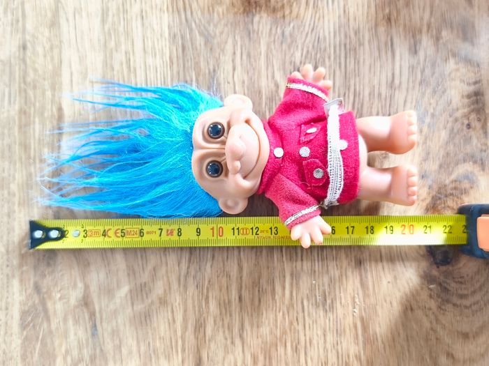 Figurine Troll cheveux bleus vintage
Années 80 - photo numéro 4