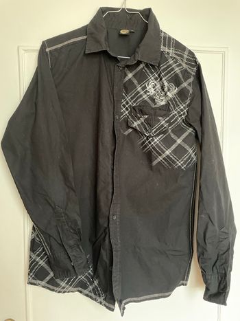 Chemise noire et motif  gris
