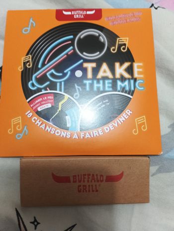 Take the mic + crayons 