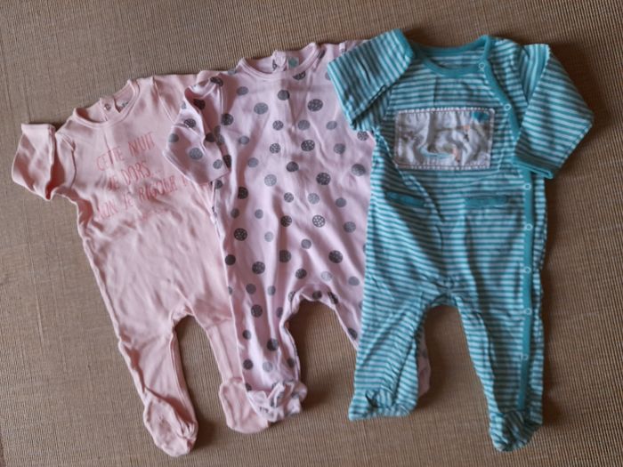 Lot pyjamas fille 9 mois - photo numéro 2