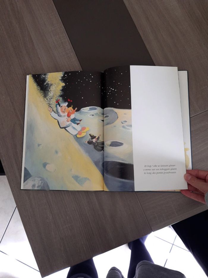 La petite fille dans la lune - photo numéro 6