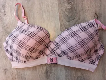 Soutien gorge avec strass taille 38DD victoria secret