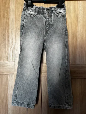 Jean mom gris KIABI t.3ans