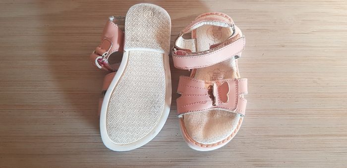 Chaussure été taille 24 - photo numéro 2