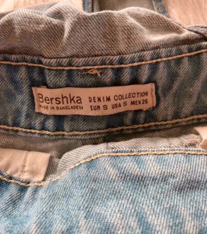 Salopette en jeans 🥰 de chez bershka taille 36 - photo numéro 2