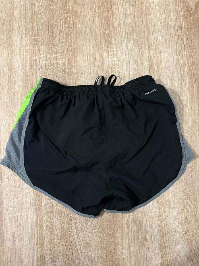 Short Nike Running – Taille XS - photo numéro 3