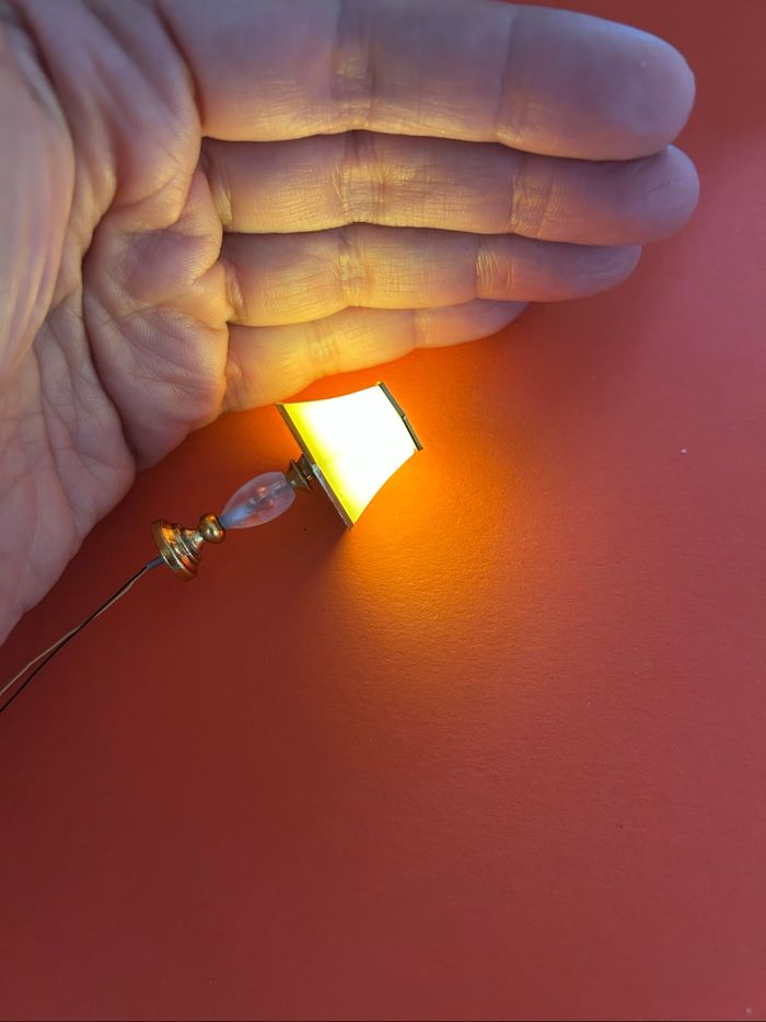 Lampe lumineuse pour  maison de poupée - photo numéro 6