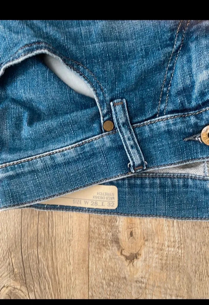 Pas de vintedgo svp jeans diesel - photo numéro 2