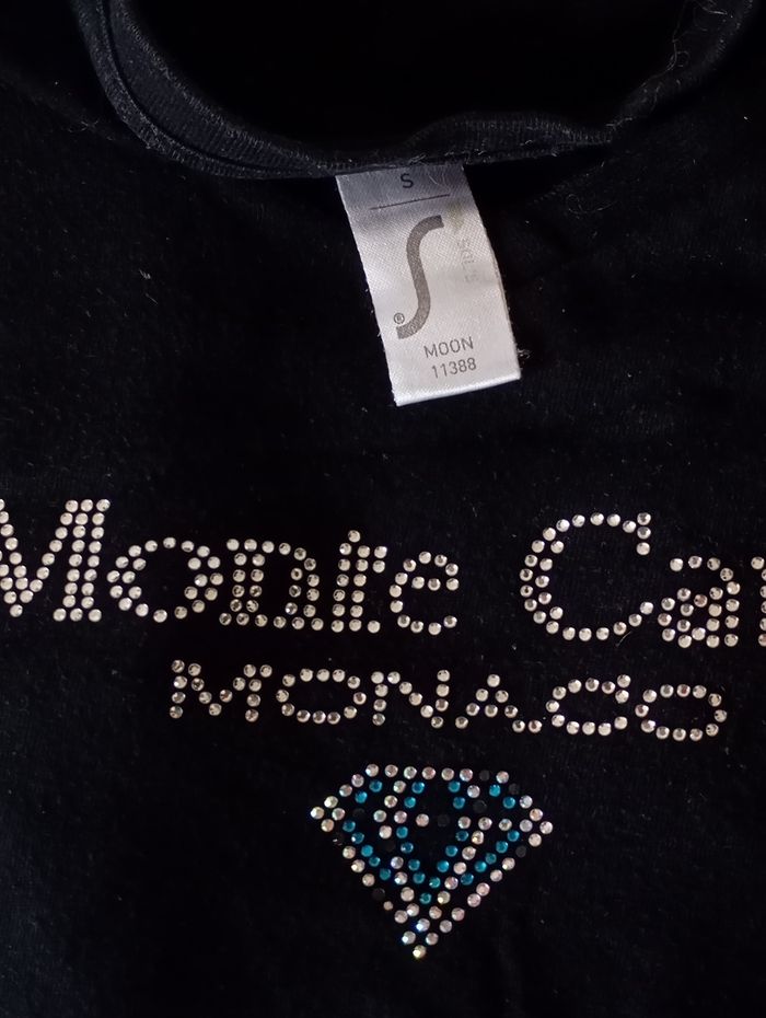 Tee-shirt noir sans manches. Taille S. Coton . Strass . Très bon état - photo numéro 7