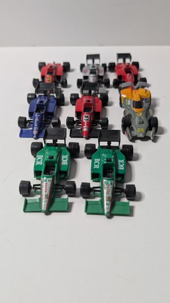 [Jouet] Lot de 8 voitures de course
