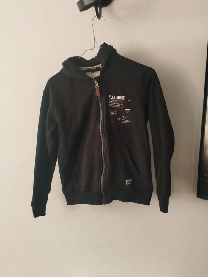 Veste zippée à capuche