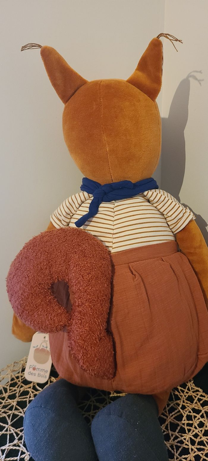 Moulin Roty Peluche géante d'activités Ecureuil Pomme des bois Moulin Roty - photo numéro 4