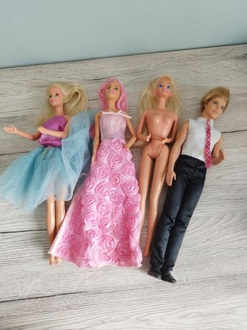 Lot de 3 Barbie et un Ken
