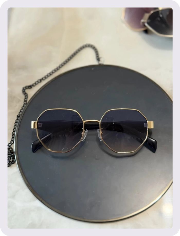 Lunette de soleil octogonale noire