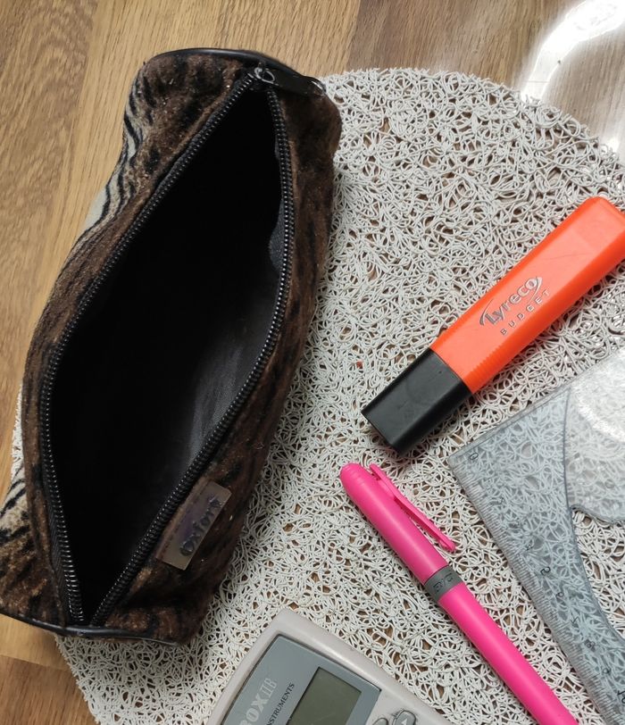 Trousse scolaire fausse fourrure - photo numéro 4