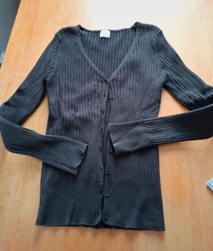 Gilet camaïeu noir à  boutons