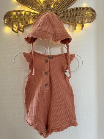 Barboteuse et son chapeau