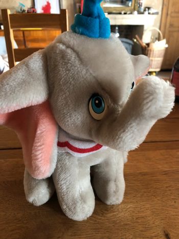 Peluche dumbo mattel 1993