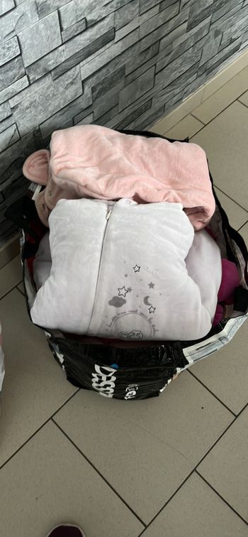 Vêtements fille en lot