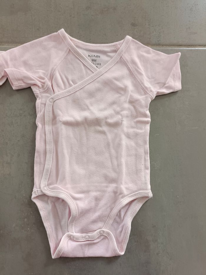 Lot de 2 bodies en 9 mois fille faciles à mettre - photo numéro 4
