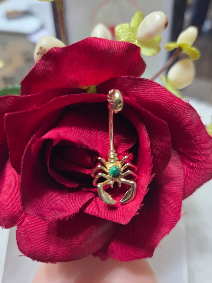 Piercing nombril gold ✨️ 🦂 malachite - photo numéro 3