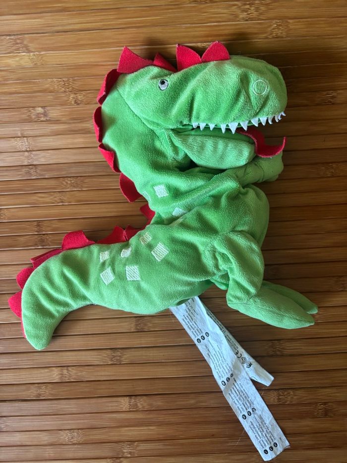 Doudou marionnette dragon vert rouge IKEA - photo numéro 2