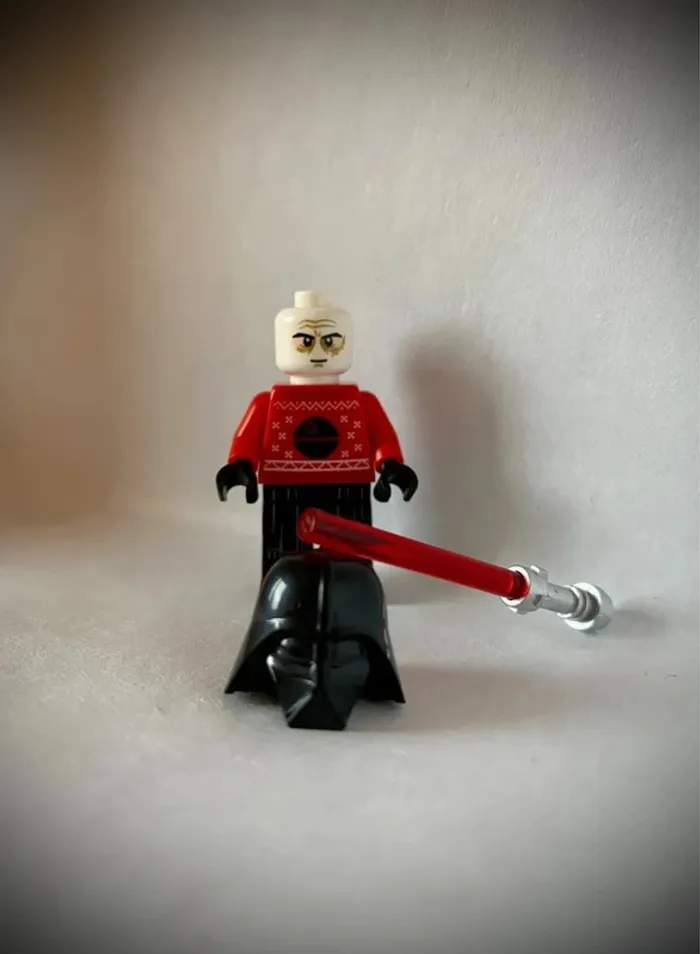 Minifigurine LEGO Star Wars SW1121 - Darth Vader en Pull de Noël - En très bon état - photo numéro 2